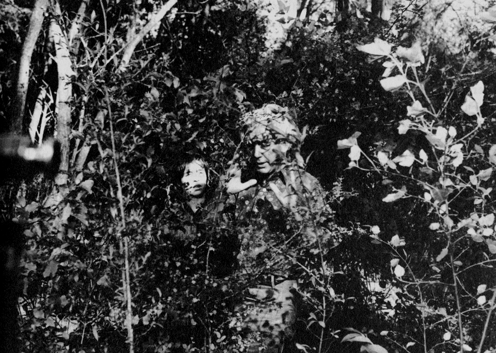 (1) Nadine Nortier en Robert Bresson op de set van Mouchette (Robert Bresson, 1967)