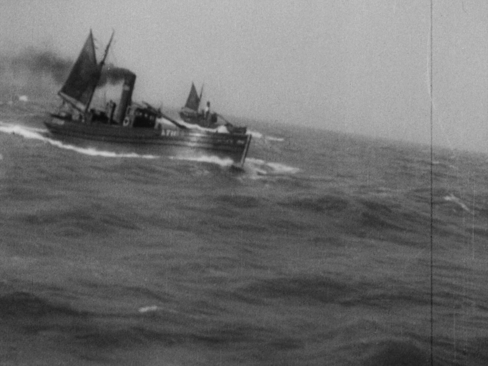 (3) Drifters (John Grierson, 1929)