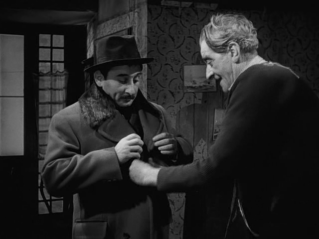 (3) Il cappotto [The Overcoat] (Alberto Lattuada, 1952)