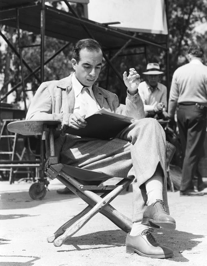 (1) Vincente Minnelli op de set van Yolanda and the Thief (1945)