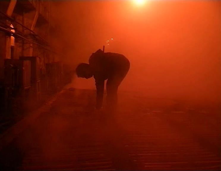 (1) Tiexi qu [West of the Tracks] (Wang Bing, 2002)